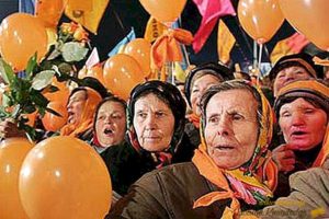 The best known of the colour revolutions was the Orange Revolution. Ukraine 2004.